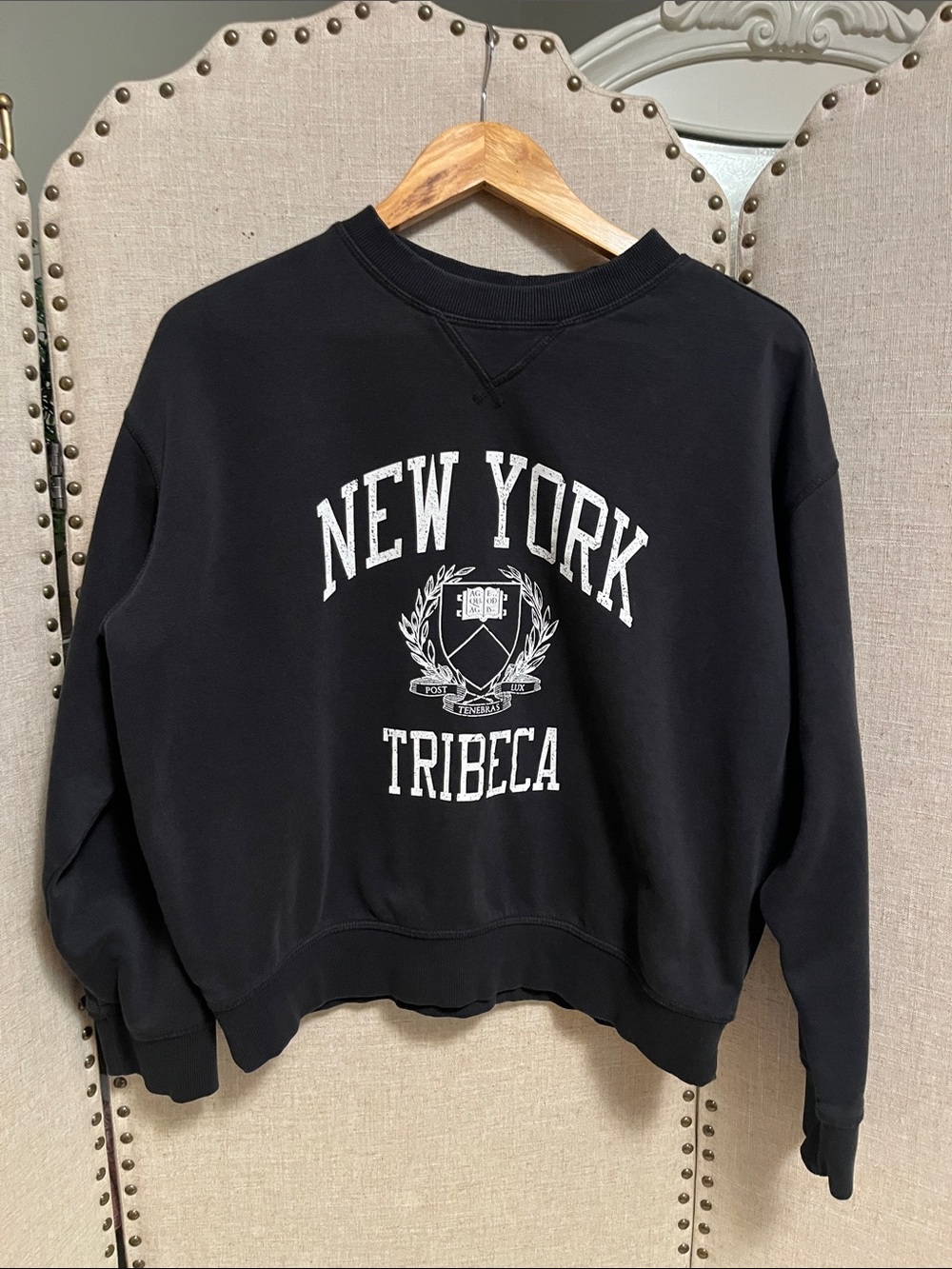 H&M women’s New York sweatshirt size small